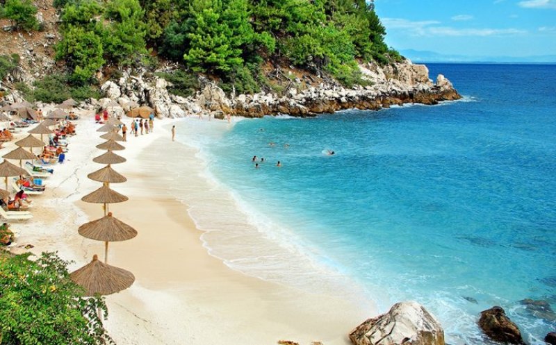 Grecia și Bulgaria primesc turiști care au făcut COVID fără teste PCR sau vaccin