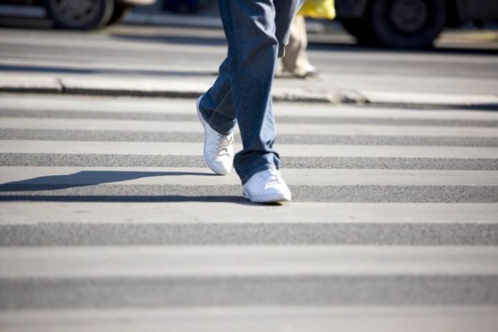 Cluj: Adolescent luat la palme de un șofer în plină stradă. Scandalul a început la o trecere de pietoni