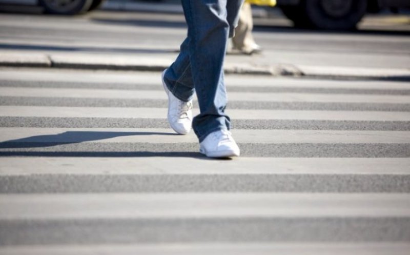 Cluj: Adolescent luat la palme de un șofer în plină stradă. Scandalul a început la o trecere de pietoni