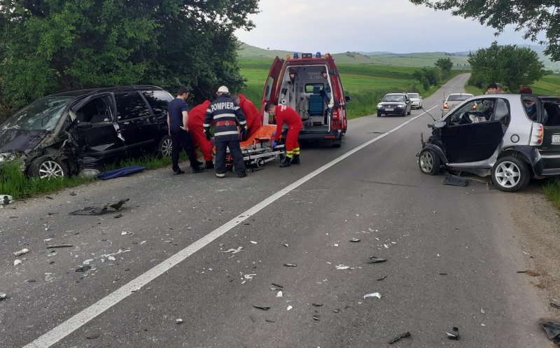 Accident între Băișoara și Iara. Două persoane au ajuns la spital