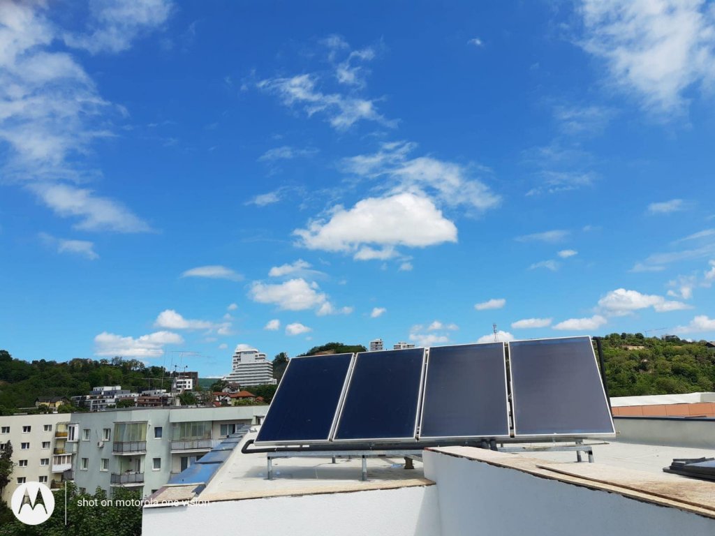 Liceul Onisifor Ghibu, înțesat de panouri fotovoltaice