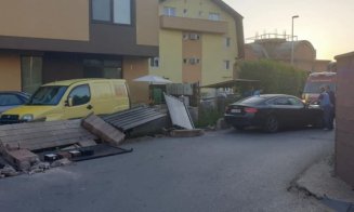 Accident în Florești. Un șofer mangă a "reușit" să pună la pământ un gard din cărămidă