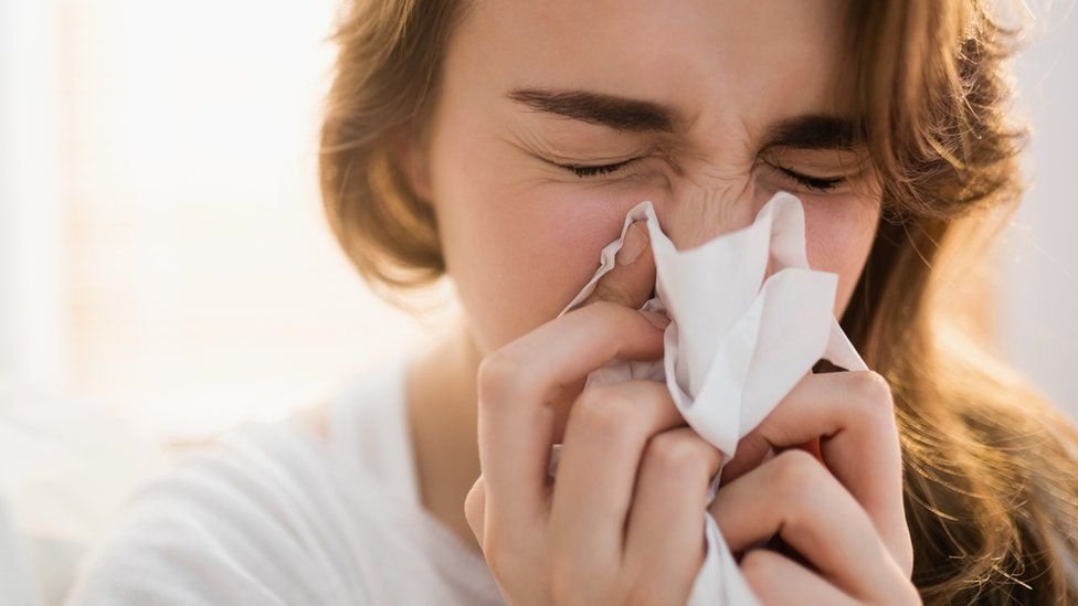 Simptomele variantei Delta a Covid. Oamenii ar putea să creadă că au o simplă răceală