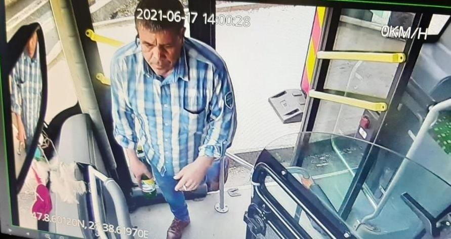 Un șofer de autobuz beat a accidentat grav o fată de 15 ani pe trecerea de pietoni
