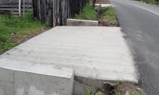 Se lucrează la căile de acces de pe drumurile județene recent reparate