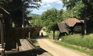 Clujenii, așteptați de Sânziene la muzeul din Hoia. Vase de lut, traiste tradiționale și gustări delicioase aduse de producătorii locali