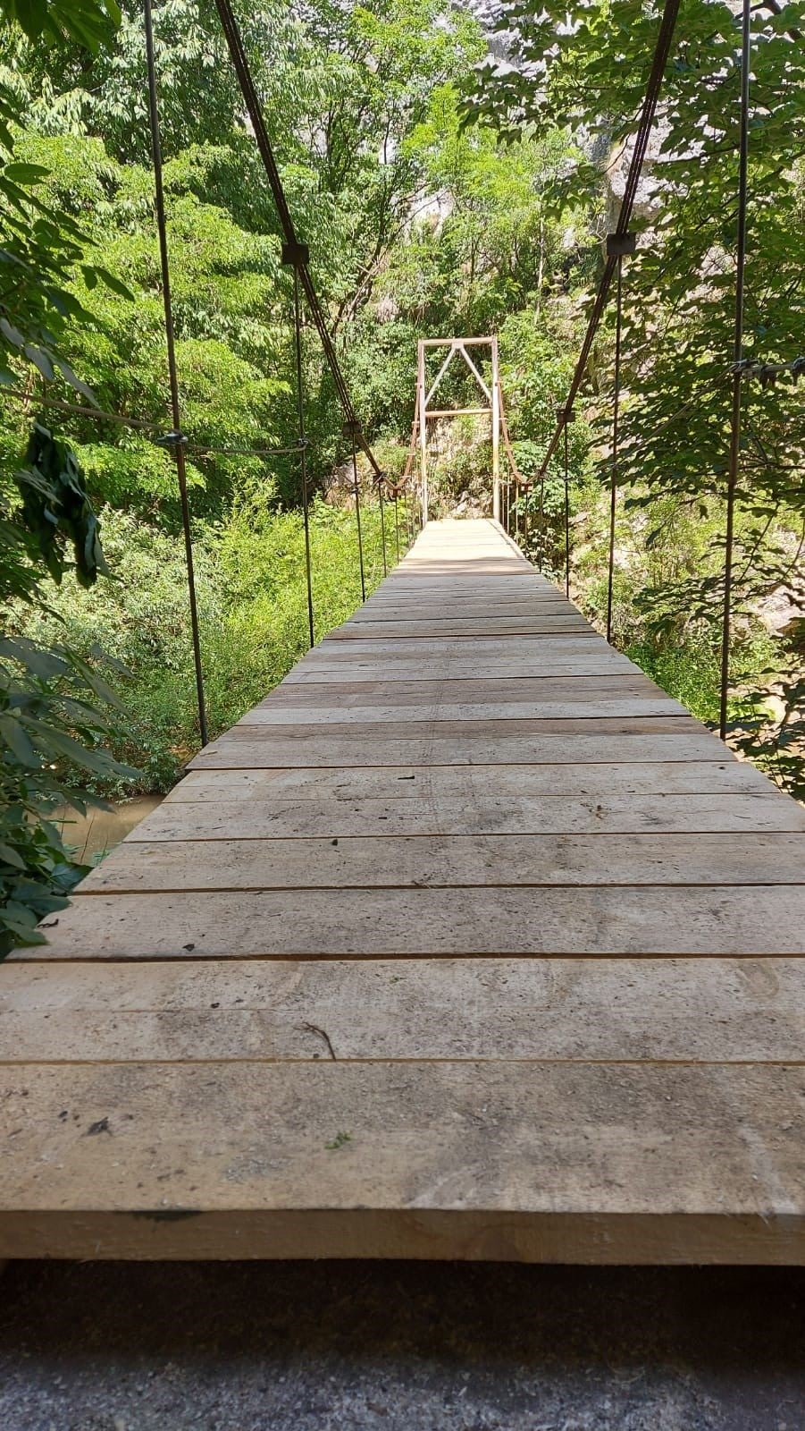 S-a reparat Podul II din Cheile Turzii. A fost redat circulației turistice