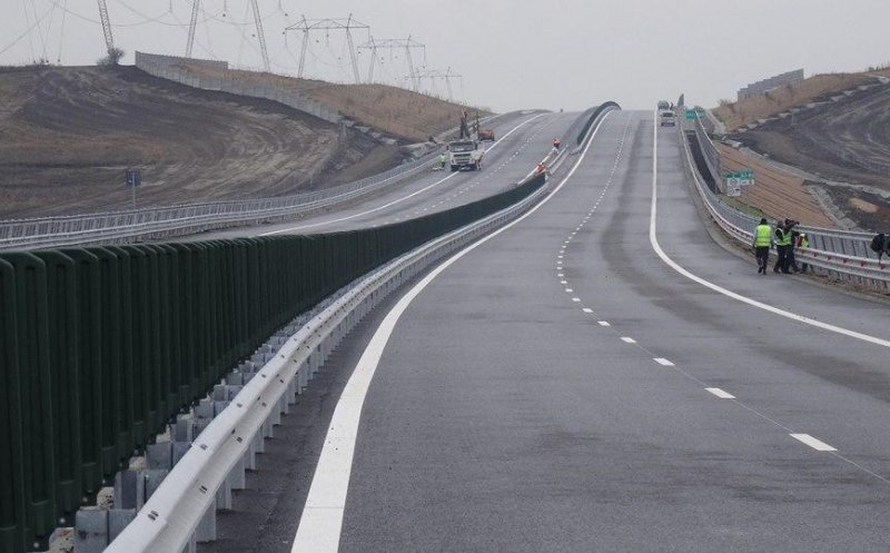 Mașină cuprinsă de flăcări pe Autostrada Transilvania