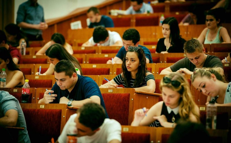 Decizie la Cluj: Studenții se vor întoarce fizic la facultate din toamnă