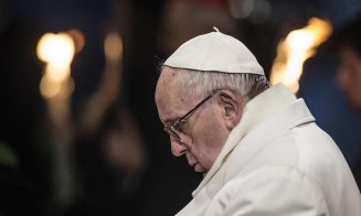 Cum se simte Papa Francisc după operația la colon. "În cursul serii, a avut un episod febril"