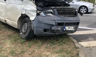 Accident pe un drum din Cluj. Impact între un TIR și o autoutilitară plină cu muncitori