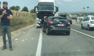 Accident cu două mașini și un TIR lângă Apahida/ Mai mulți răniți