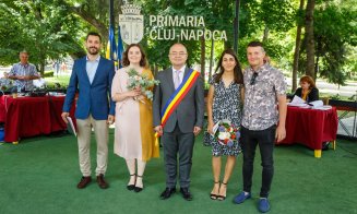 70 de căsătorii, în weekend, la Cluj-Napoca. Edilul, Emil Boc, a oficiat căsătoriile