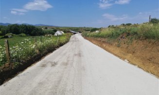 Lucrări de consolidare pe un drum județean din Cluj. Se va turna și asfalt