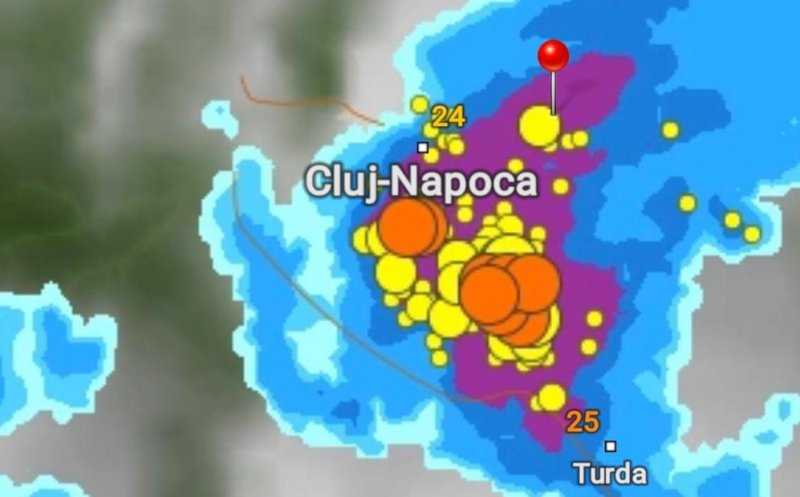 Vânt puternic la Cluj-Napoca! Avertizările oficiale întârzie, dar natura a declanşat singură CODUL ROŞU