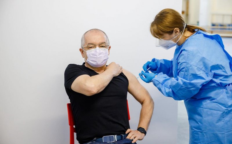 Primarul din Cluj: "Tendinţa este uşor crescătoare, de aceea trebuie să accelerăm vaccinarea"