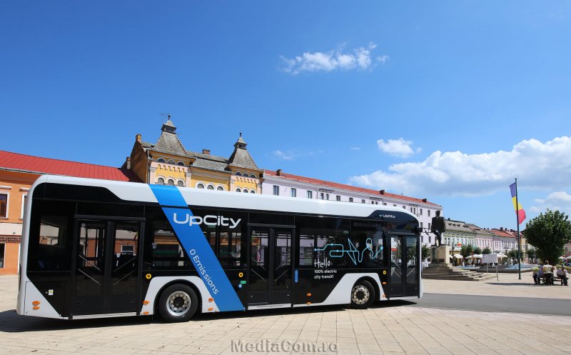 Primul autobuz electric românesc a ajuns și pe străzile din Turda. Este în teste