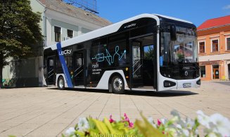 Primul autobuz electric românesc a ajuns și pe străzile din Turda. Este în teste