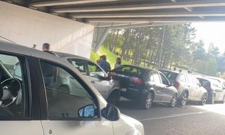 Traficul bară la bară spre Floreşti a dus la un accident în lanţ cu 8 maşini la Cluj-Napoca
