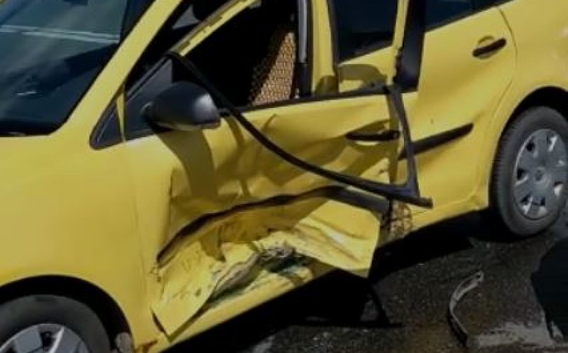 Accident cu trei răniți în Vâlcele. Un șofer de 86 de ani a intrat în coliziune cu o altă mașină