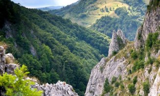 Unde să ieși în weekend. Labirint de apă și stâncă, un adevărat parc de aventură natural, la o aruncătură de băț de Cluj