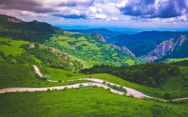 Lucrările la șoseaua care va lega munții Apuseni de Autostrada Sebeș-Turda s-au împotmolit