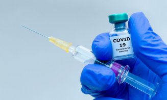 Membrii personalului sanitar din Franța, care nu se vor vaccina anti-COVID, vor fi sancţionaţi