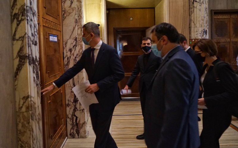 Miniștrii USR PLUS și-au depus demisiile la Guvern