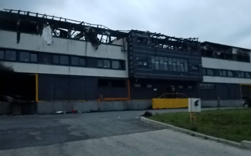 Cum arată hala din Parcul Industrial Tetarom 1 la o zi după incendiu