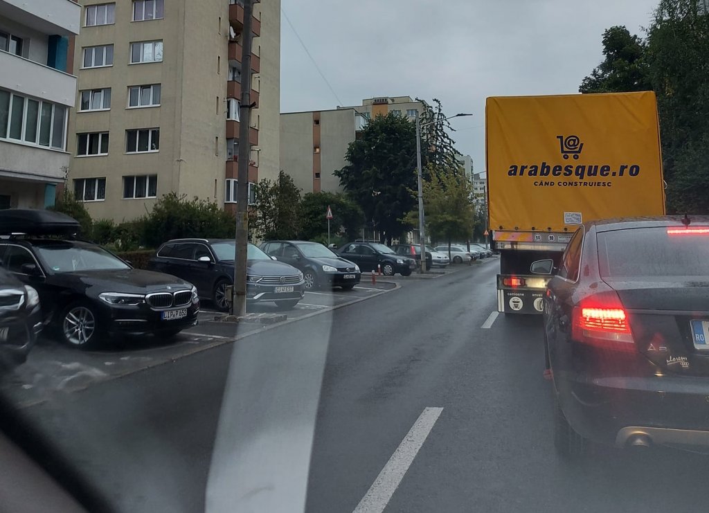 Bariera de pe Tăietura Turcului a blocat circulaţia până pe strada Donath în Cluj-Napoca. "E batjocură curată"