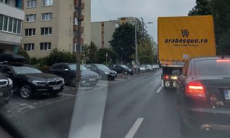 Bariera de pe Tăietura Turcului a blocat circulaţia până pe strada Donath în Cluj-Napoca. "E batjocură curată"