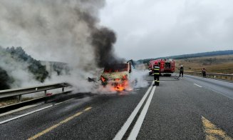 Mașină în flăcări pe centura Apahida. Intervin pompierii
