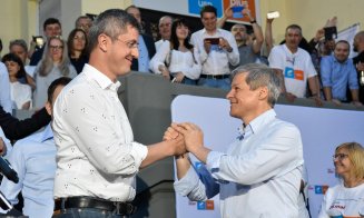 Cioloș câștigă în fața lui Barna primul vot pentru șefia USR PLUS