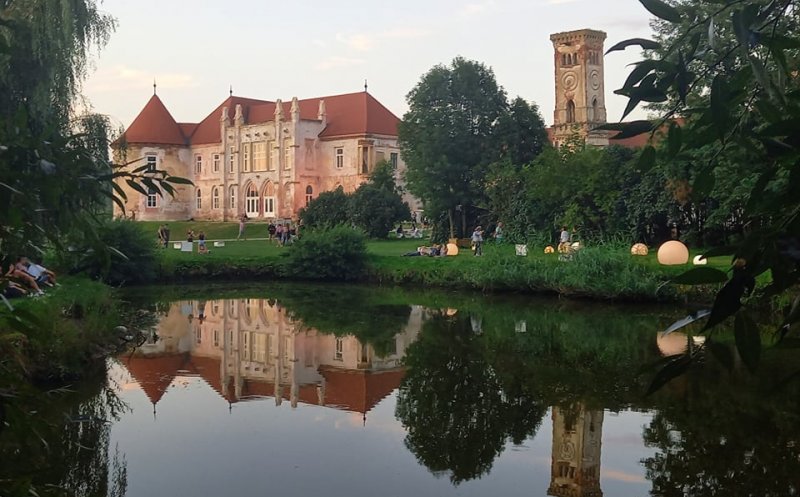 Ziua Porţilor Deschise la Castelul Bánffy: Expoziție, vizite ghidate și ateliere