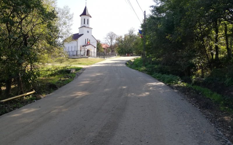Un nou drum județean din Cluj e gata de asfaltare. A fost așternut stratul de balast stabilizat