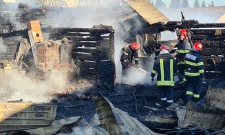 AJUTOR pentru familia cu 3 copii din Beliş care a rămas pe drumuri după ce le-a ars casa