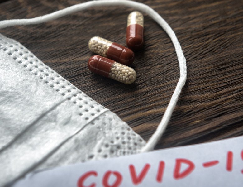 O companie farmaceutică testează un medicament care elimină coronavirusul în cinci zile