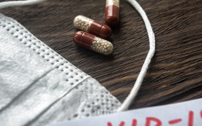 O companie farmaceutică testează un medicament care elimină coronavirusul în cinci zile