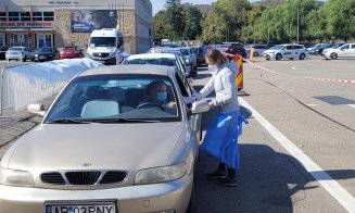 Centru vaccinare Drive Through Cluj: 20-35 minute timp de aşteptare, program 8-20, interes în creştere pentru doza I