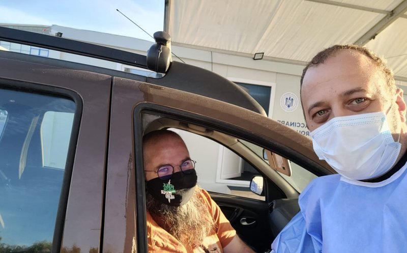 Profu' de sănătate s-a vaccinat cu a treia doză: "dacă există doze disponibile (prin generozitatea celor care nu se vaccinează), de ce să nu mă protejez suplimentar?"