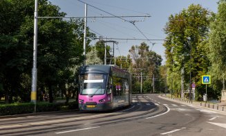 Mobilitate verde la Cluj-Napoca: Toate cele 24 de tramvaie ASTRA au ajuns în oraş. 20 sunt deja în circulație