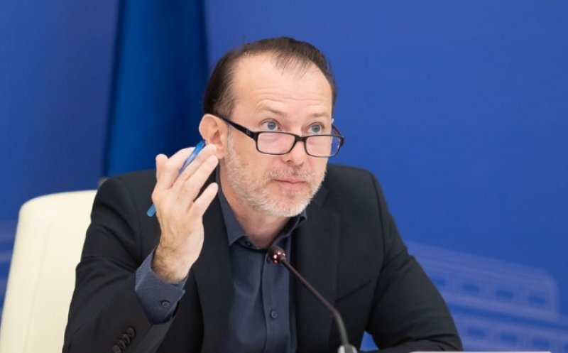 Liberalii îl trimit pe Cioloș la PSD și AUR pentru guvernare. Cîțu: „Dacă nu va reuși, PNL va demara negocieri”