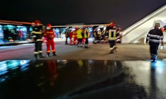 Incendiu la trenul de aterizare al unui avion pe aeroportul din Cluj. Pasagerii au fost evacuaţi de urgență