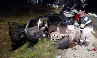 Accident în Jucu. Două mașini s-au făcut praf