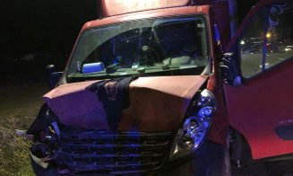 Accident Cluj: Două mașini s-au făcut praf în Jucu/ Trei răniți, printre care și un copil
