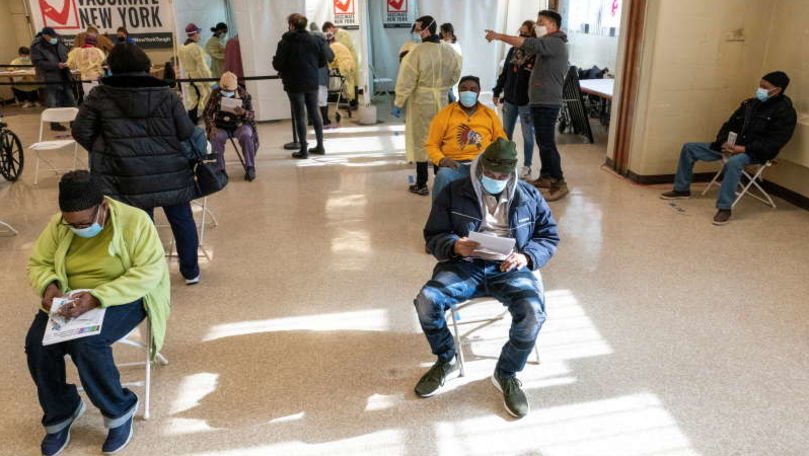 Vaccinarea anti-COVID devine obligatorie în New York pentru toţi angajaţii publici