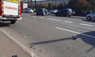 Accident cu trei mașini pe Muncii. Una s-a răsturnat