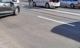 Accident cu trei mașini pe Muncii. Una s-a răsturnat