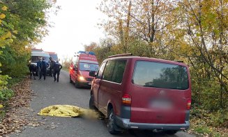 ACCIDENT grav în Cluj. Un bărbat a murit pe loc şi o femeie e în stare gravă la spital după ce au fost spulberaţi de pe un moped