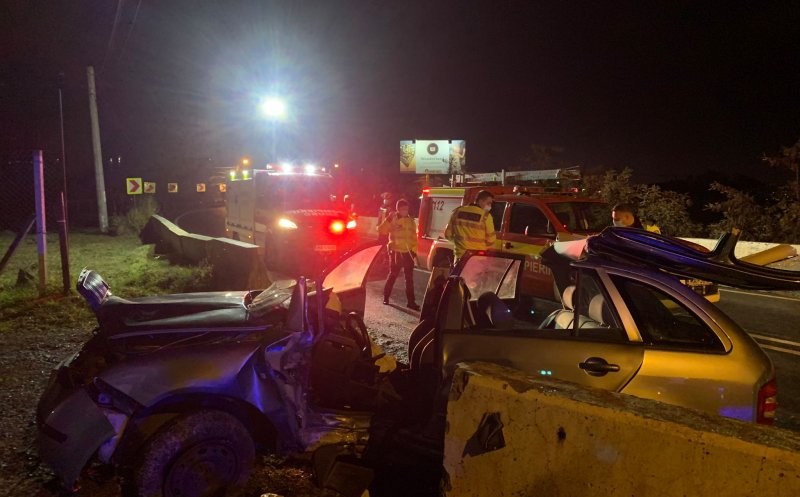 ACCIDENT grav la Cluj: S-a izbit cu maşina de parapeţii de pe Calea Turzii. A fost extras de echipajul de descarcerare